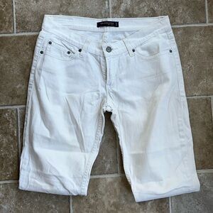 White Levi’s too superlow 524 Jeans Size 9